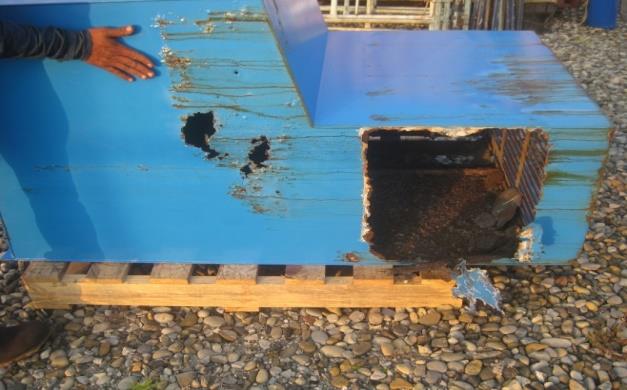 Placa dañada por corrosión en ducto de ventilación de excitador antes de su reparación